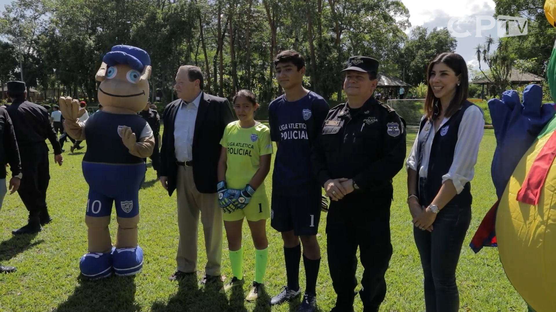 Inauguran El S Ptimo Torneo De F Tbol De La Liga Atl Tica Policial