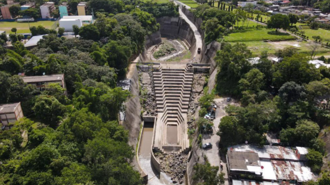 MOP Finaliza Laguna De Laminación En Cercanías Del Cementerio La ...